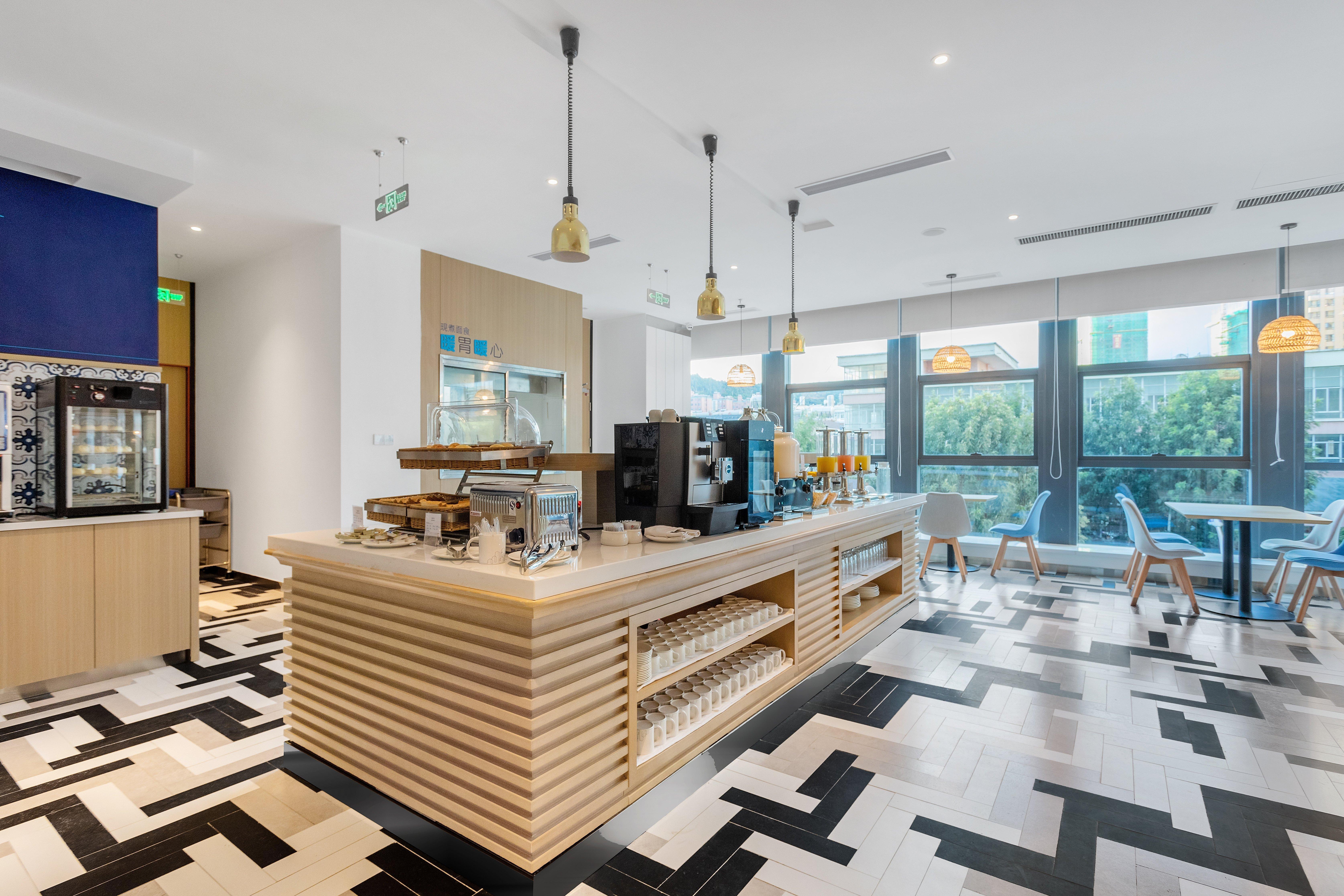 Holiday Inn Express Dali Xiaguan By Ihg Екстериор снимка
